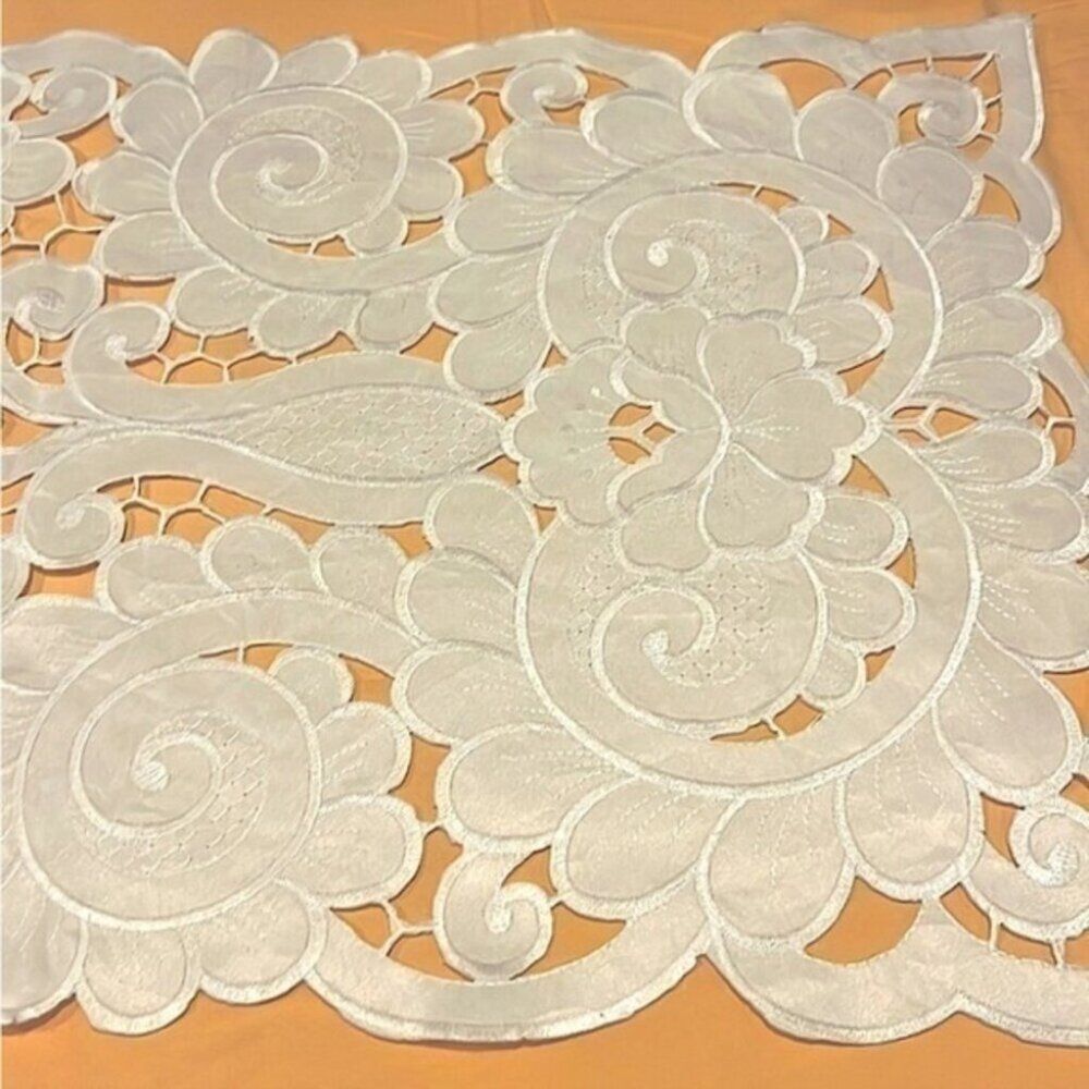 6PC Cream Rectangular Cutout Embroidery Placemat NEW